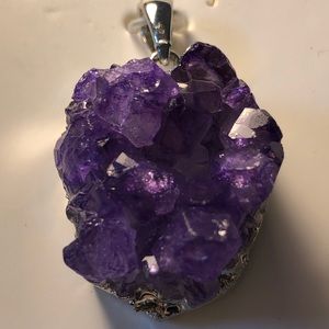 Womens Amethyst cluster pendant & chain. NEW.